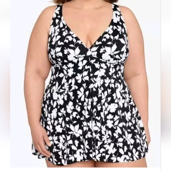 Swim Solutions Fly Away Tummy Control Swim Dress Woman Plus 18W Wireless New - Picture 12 of 12